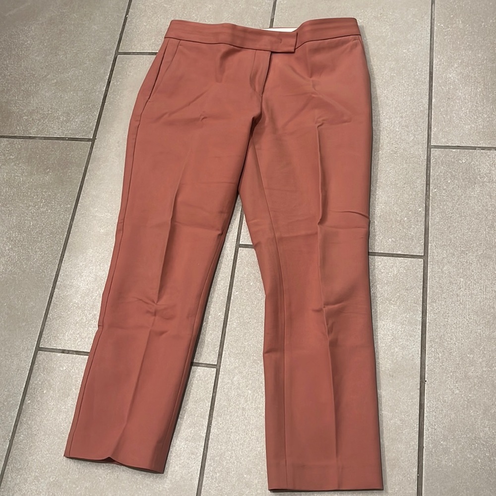 Ann Taylor ankle pants Petite Devin fit size 4 in coral.